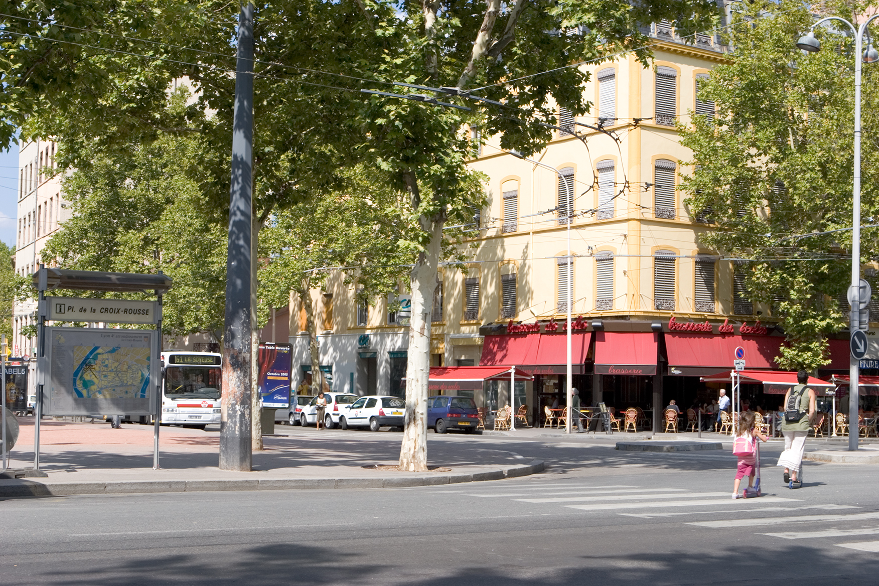 La place de la Croix-Rousse et son boulevard
